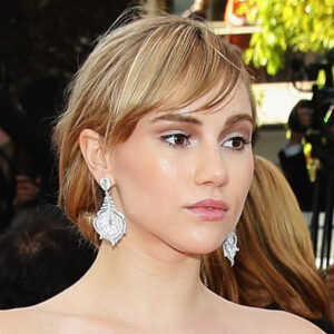 suki-waterhouse-cannes-film-festival-2014-red-carpet-pink-dress-two-tier-gown-strapless-dress-fringe-hairstyle_1