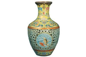 Qing porcelain vase