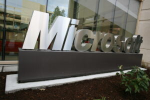 Microsoft challenges Apple