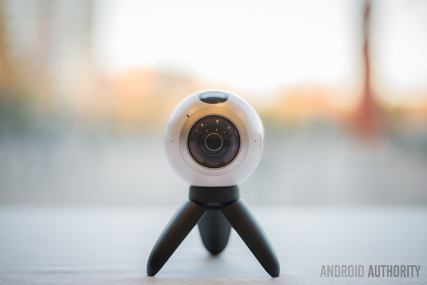 The Gear 360 allows for 260 degree video capturing